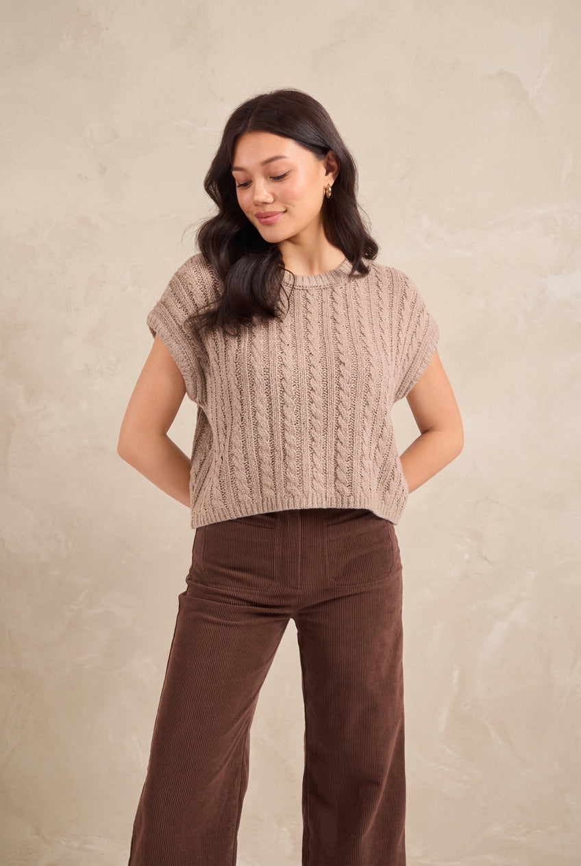 Sadie &amp; Sage Vest AJ3413 Effortless Cable Knit - Grey-Beige